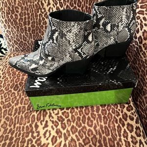 Sam Edelman New faux snake ankle boots  size 9